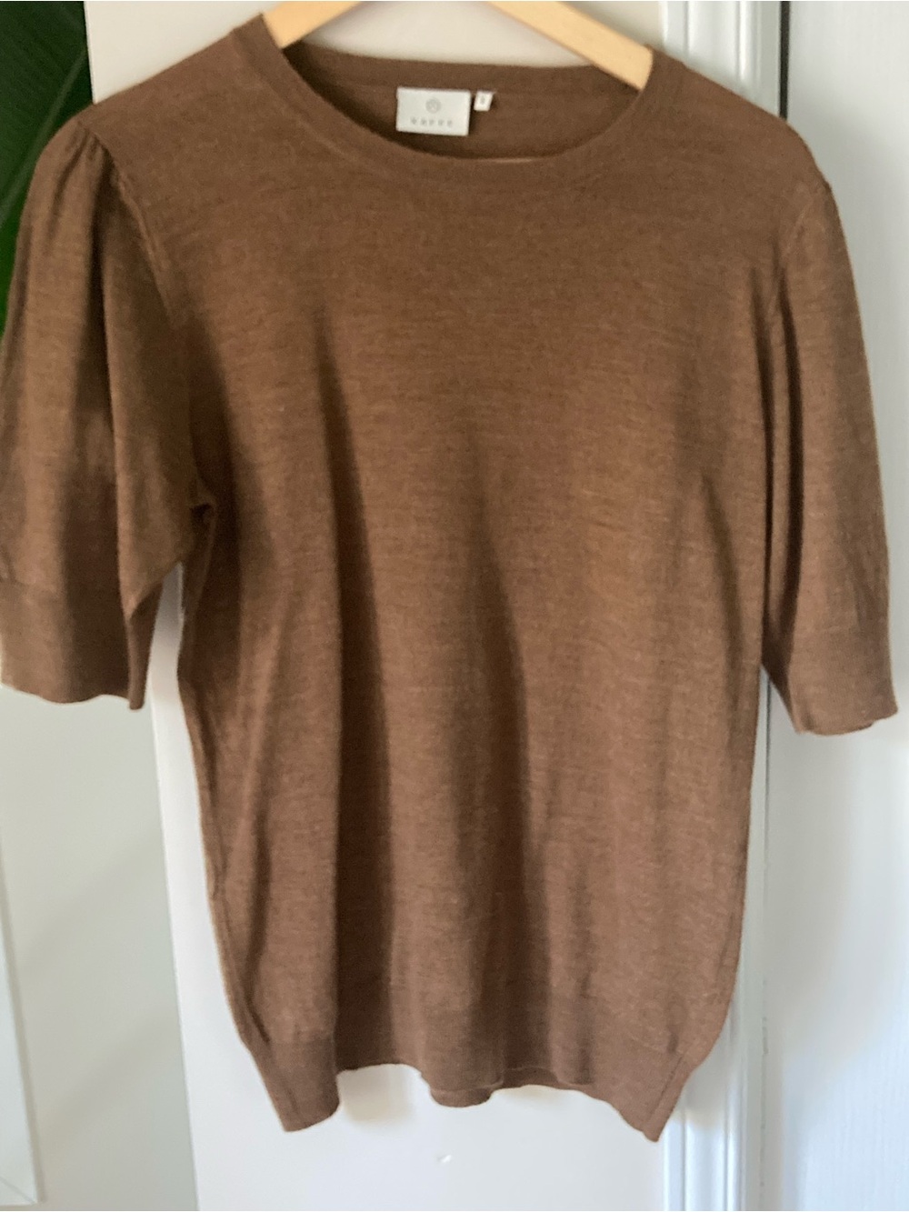 Lightweight Brown Crewneck Short-Sleeve Sweater
